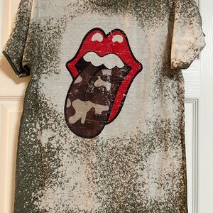 Graphic T-Shirt with Red and Camo Rolling Stones Design